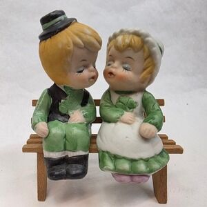 Enesco Salt Pepper Shakers Green Irish Boy Girl Kissing Bench Vintage GUC